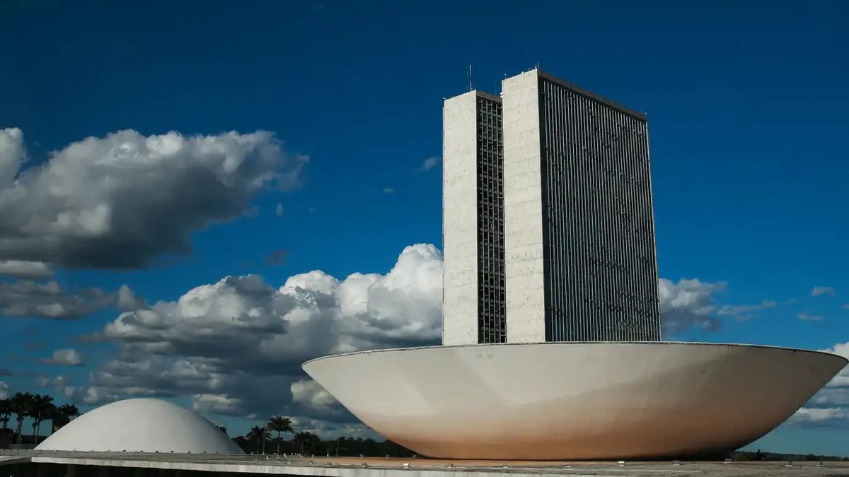STF não muda votações sobre Correios e blusinhas